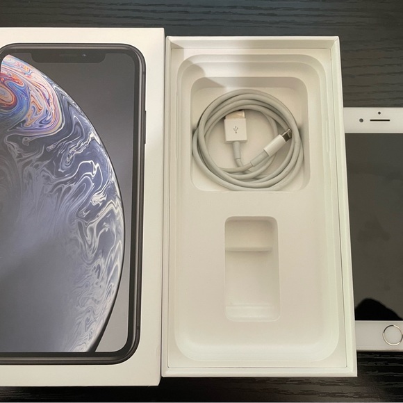 iPhone 7 with USB cord - Picture 6 of 6